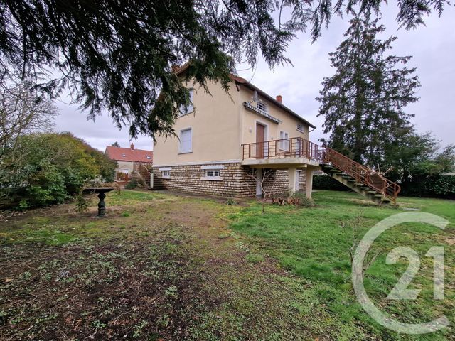 Maison &agrave; louer - 6 pi&egrave;ces - 150,74 m2 - Le Veurdre - 03 - AUVERGNE
