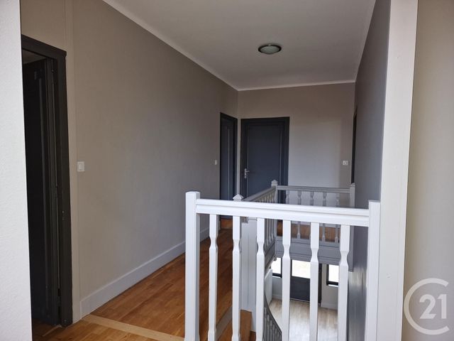 Maison &agrave; louer - 6 pi&egrave;ces - 150,74 m2 - Le Veurdre - 03 - AUVERGNE