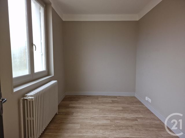Maison &agrave; louer - 6 pi&egrave;ces - 150,74 m2 - Le Veurdre - 03 - AUVERGNE