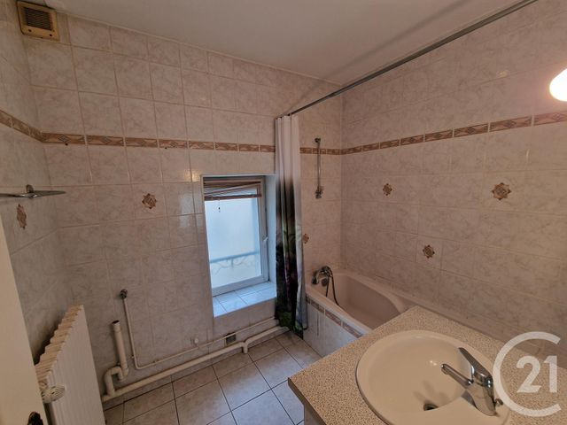 Appartement F3 &agrave; louer - 3 pi&egrave;ces - 58,90 m2 - Nevers - 58 - BOURGOGNE