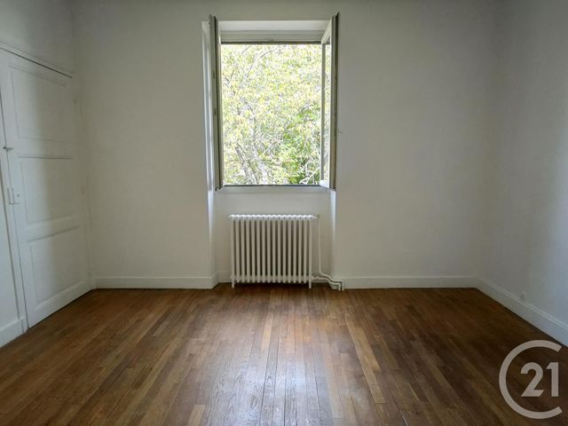 Appartement F4 &agrave; louer - 4 pi&egrave;ces - 101,64 m2 - Varennes Vauzelles - 58 - BOURGOGNE