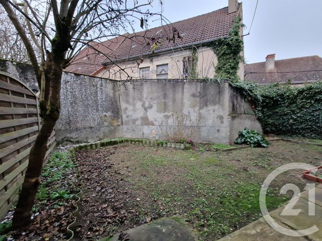 Maison &agrave; louer - 5 pi&egrave;ces - 99,58 m2 - Le Veurdre - 03 - AUVERGNE