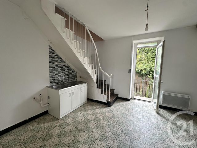 Maison &agrave; louer - 5 pi&egrave;ces - 99,58 m2 - Le Veurdre - 03 - AUVERGNE