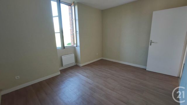 Appartement &agrave; louer - 3 pi&egrave;ces - 64,63 m2 - Fleury Sur Loire - 58 - BOURGOGNE