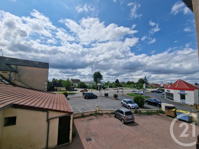 Appartement F4 &agrave; louer - 4 pi&egrave;ces - 67,56 m2 - Varennes Vauzelles - 58 - BOURGOGNE