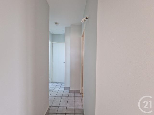 Appartement F4 &agrave; louer - 4 pi&egrave;ces - 67,56 m2 - Varennes Vauzelles - 58 - BOURGOGNE