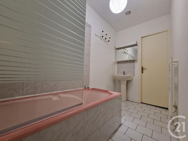 Maison &agrave; louer - 3 pi&egrave;ces - 76,90 m2 - Fourchambault - 58 - BOURGOGNE