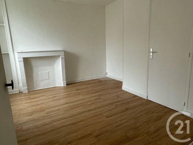 Afficher la photo en grand Maison à vendre - 9 pièces - 220,60 m2 - Sancoins - 18 - CENTRE