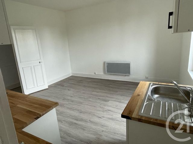 Afficher la photo en grand Maison à vendre - 9 pièces - 220,60 m2 - Sancoins - 18 - CENTRE