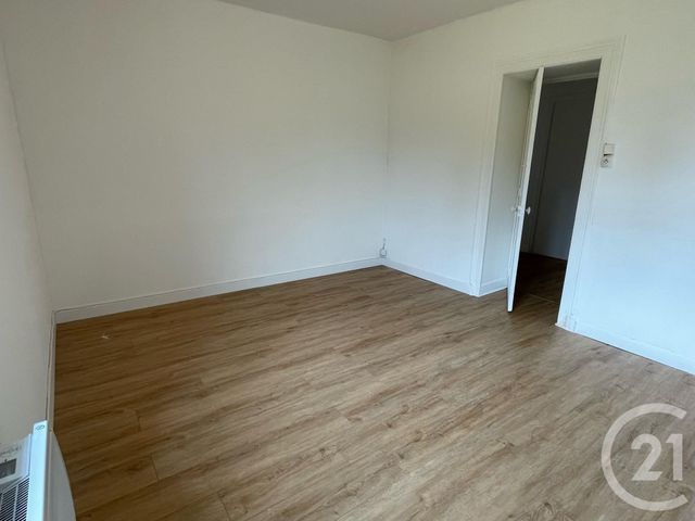 Afficher la photo en grand Maison à vendre - 9 pièces - 220,60 m2 - Sancoins - 18 - CENTRE