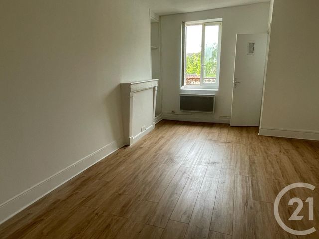 Afficher la photo en grand Maison à vendre - 9 pièces - 220,60 m2 - Sancoins - 18 - CENTRE