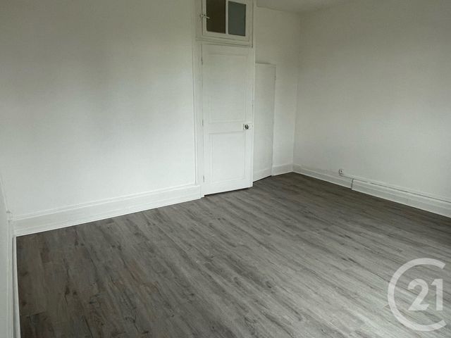 Afficher la photo en grand Maison à vendre - 9 pièces - 220,60 m2 - Sancoins - 18 - CENTRE