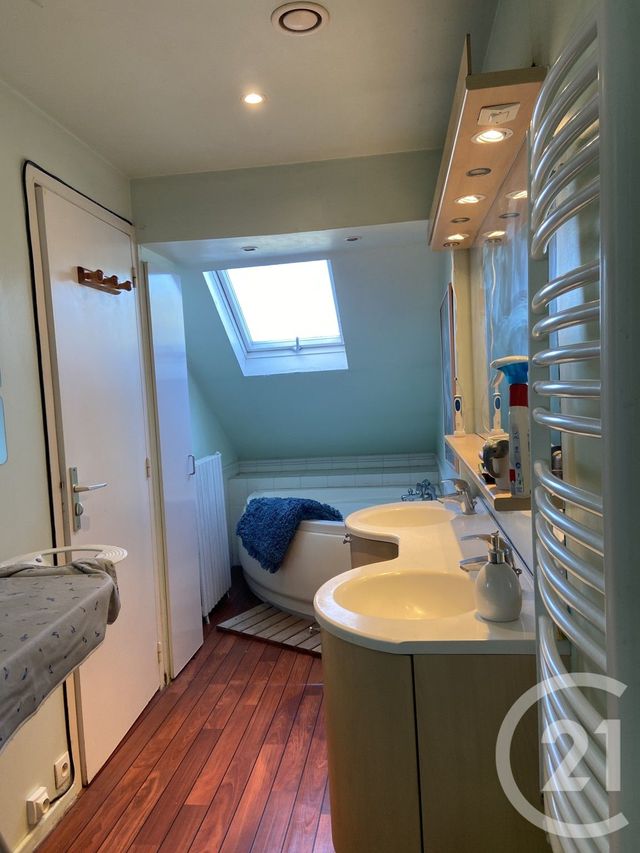 Maison à vendre - 5 pièces - 114 m2 - Le Chautay - 18 - CENTRE