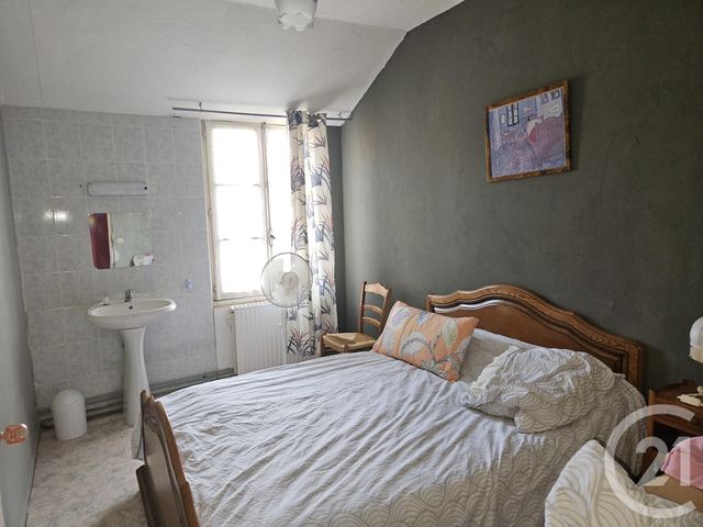 Afficher la photo en grand Maison à vendre - 10 pièces - 245 m2 - St Pierre Le Moutier - 58 - BOURGOGNE