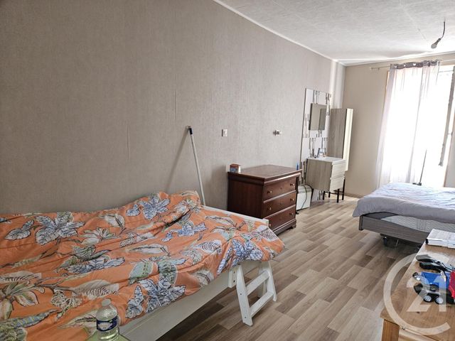 Afficher la photo en grand Maison à vendre - 10 pièces - 245 m2 - St Pierre Le Moutier - 58 - BOURGOGNE