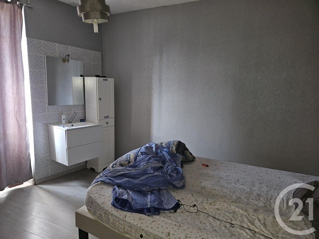 Afficher la photo en grand Maison à vendre - 10 pièces - 245 m2 - St Pierre Le Moutier - 58 - BOURGOGNE