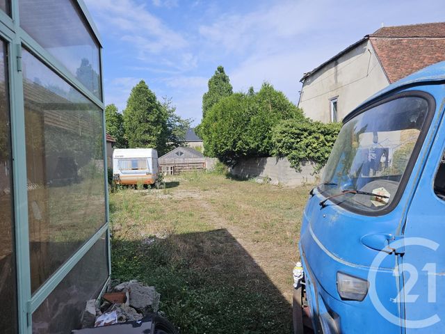 Afficher la photo en grand Maison à vendre - 10 pièces - 245 m2 - St Pierre Le Moutier - 58 - BOURGOGNE