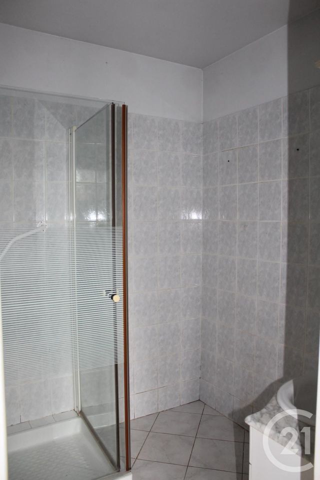 Afficher la photo en grand Maison à vendre - 9 pièces - 243 m2 - Sancoins - 18 - CENTRE