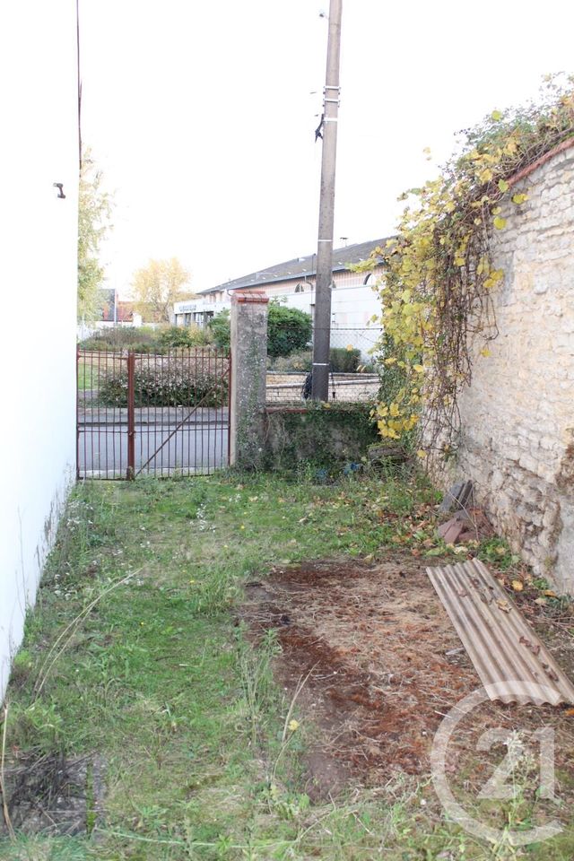 Afficher la photo en grand Maison à vendre - 9 pièces - 243 m2 - Sancoins - 18 - CENTRE