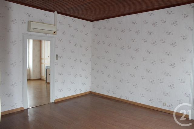 Afficher la photo en grand Maison à vendre - 9 pièces - 243 m2 - Sancoins - 18 - CENTRE