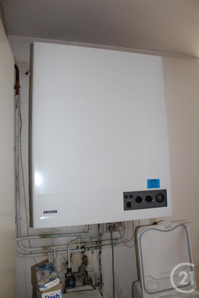 Afficher la photo en grand Maison à vendre - 9 pièces - 243 m2 - Sancoins - 18 - CENTRE