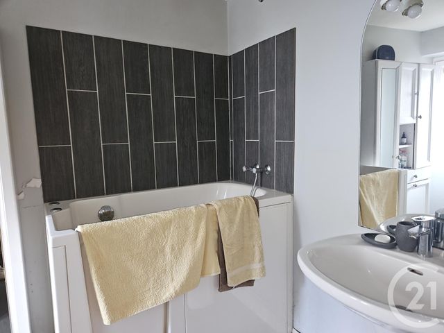 Afficher la photo en grand Maison à vendre - 3 pièces - 83 m2 - St Pierre Le Moutier - 58 - BOURGOGNE