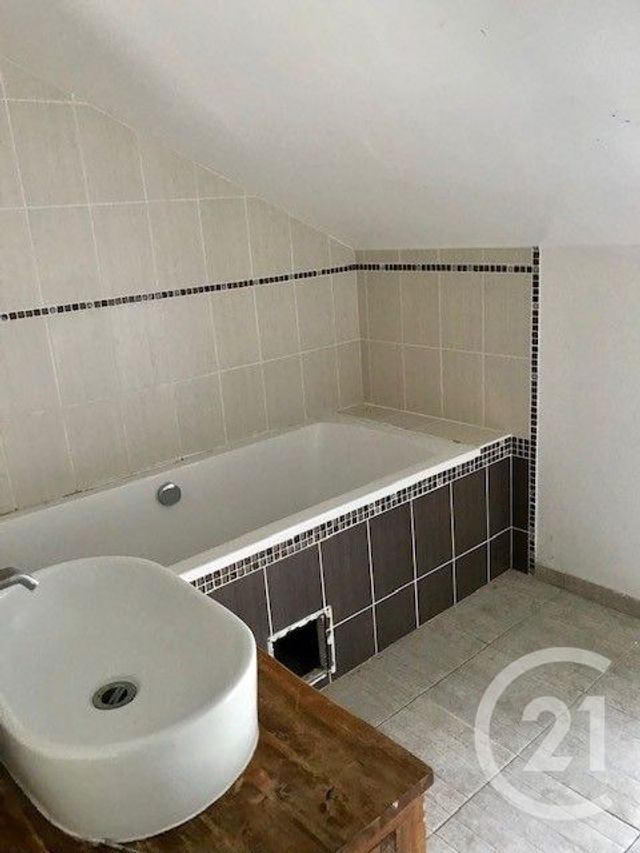 Afficher la photo en grand Maison à vendre - 7 pièces - 211,57 m2 - Sancoins - 18 - CENTRE