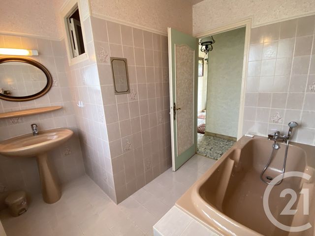 Maison &agrave; vendre - 8 pi&egrave;ces - 145 m2 - La Guerche Sur L Aubois - 18 - CENTRE