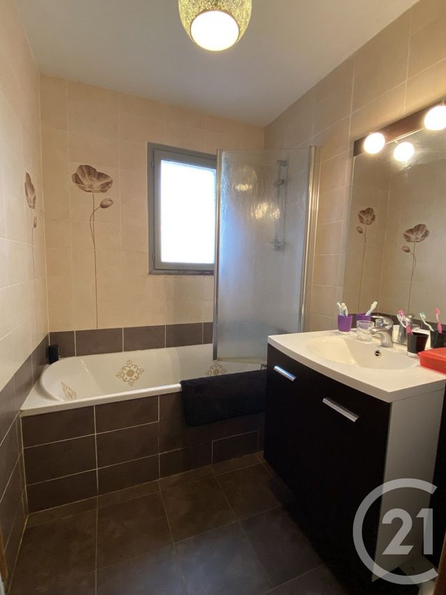 Maison à vendre - 7 pièces - 94 m2 - La Guerche Sur L Aubois - 18 - CENTRE