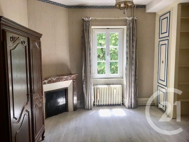 Maison &agrave; vendre - 11 pi&egrave;ces - 233,23 m2 - Blet - 18 - CENTRE