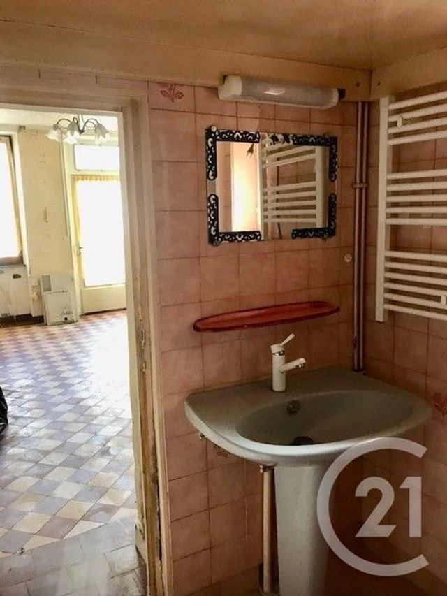 Maison &agrave; vendre - 4 pi&egrave;ces - 93,34 m2 - La Chapelle Hugon - 18 - CENTRE