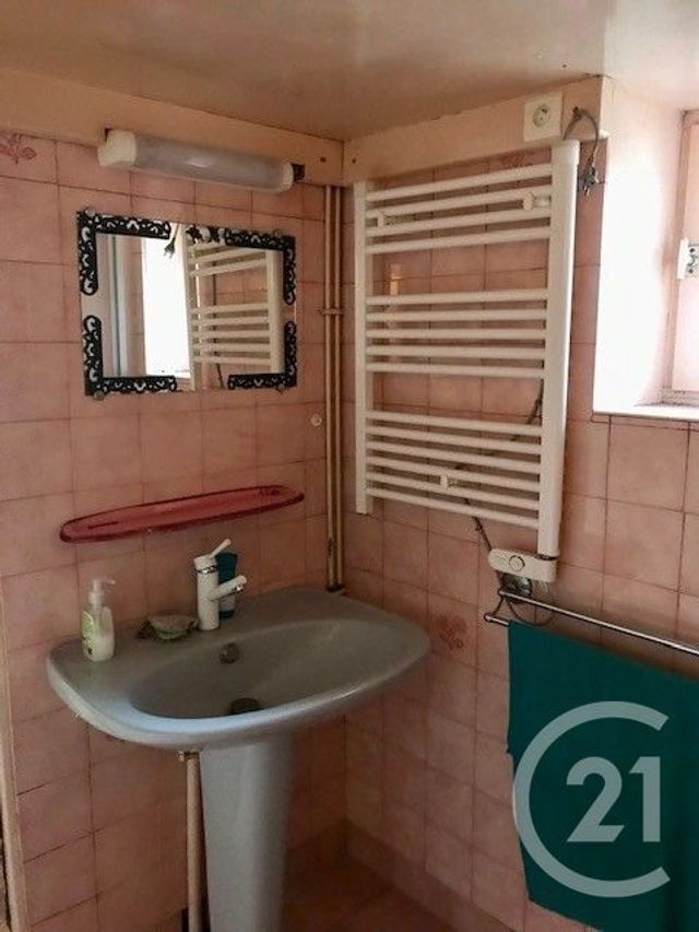 Maison &agrave; vendre - 4 pi&egrave;ces - 93,34 m2 - La Chapelle Hugon - 18 - CENTRE