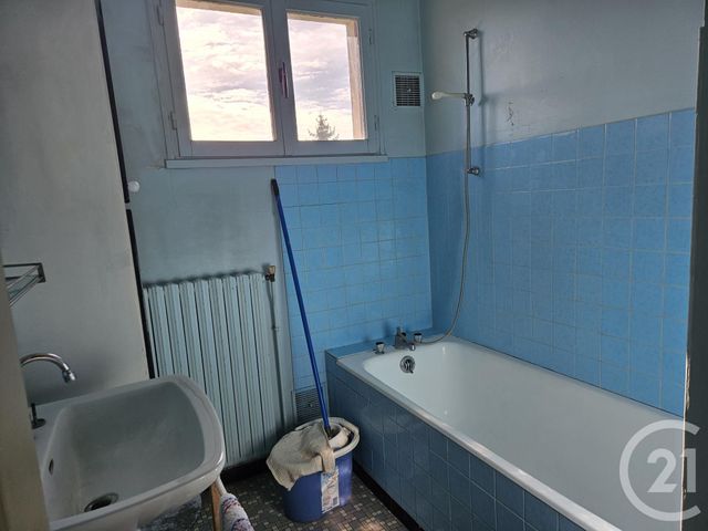 Maison &agrave; vendre - 3 pi&egrave;ces - 95 m2 - St Pierre Le Moutier - 58 - BOURGOGNE