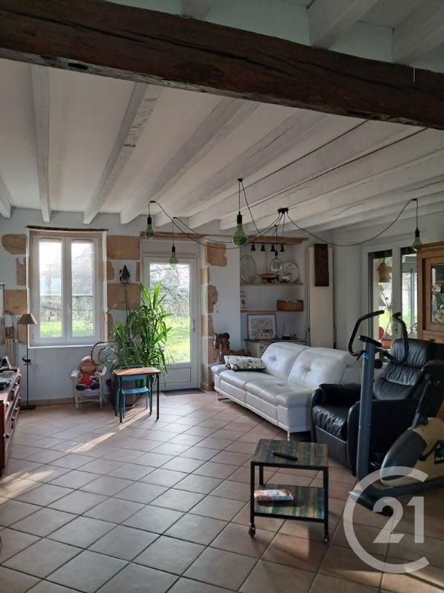 Maison &agrave; vendre - 6 pi&egrave;ces - 150 m2 - Saligny Le Vif - 18 - CENTRE