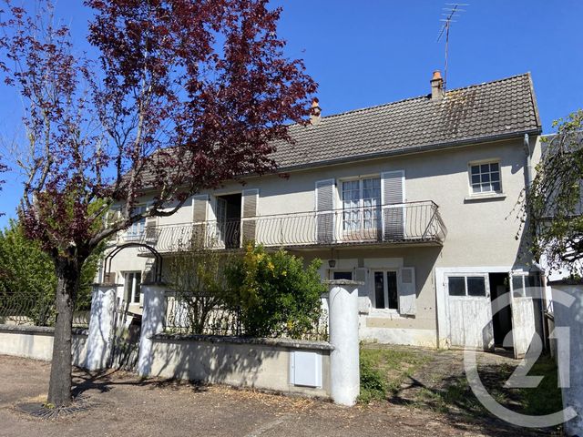 Maison à vendre ST PARIZE LE CHATEL