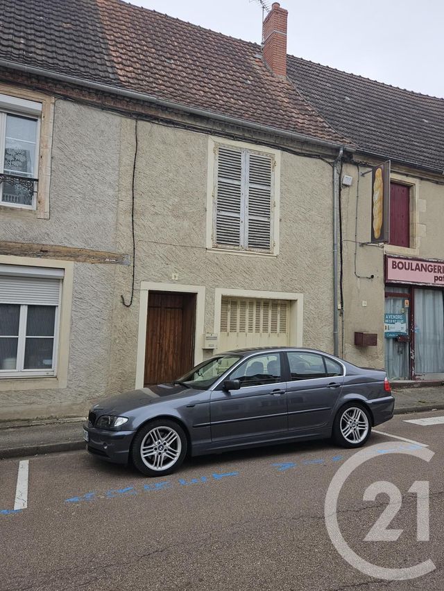Maison &agrave; vendre - 3 pi&egrave;ces - 113 m2 - St Pierre Le Moutier - 58 - BOURGOGNE