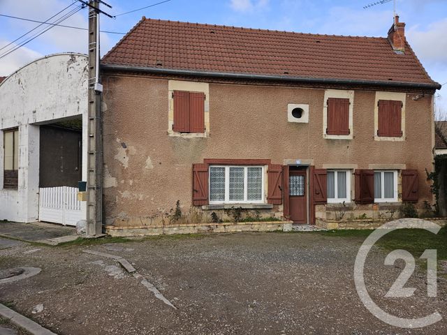 Maison &agrave; vendre - 3 pi&egrave;ces - 122 m2 - St Pierre Le Moutier - 58 - BOURGOGNE