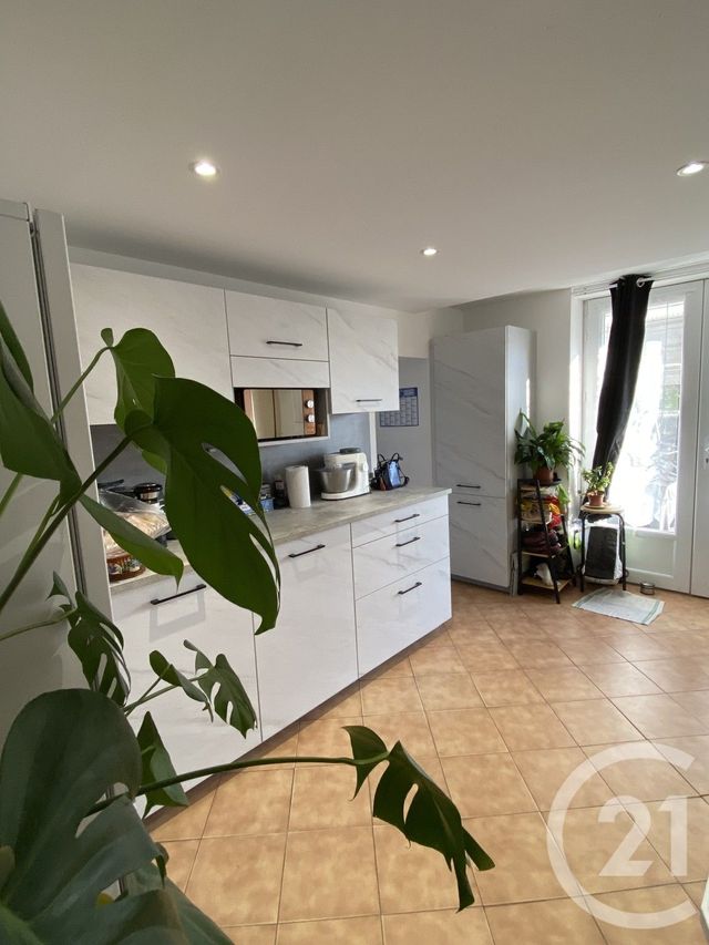 Afficher la photo en grand Maison à vendre - 3 pièces - 72 m2 - La Guerche Sur L Aubois - 18 - CENTRE